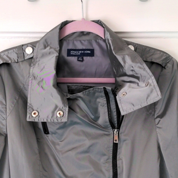Stylish Light Jacket in Gray (NWT) - Picture 2 of 11